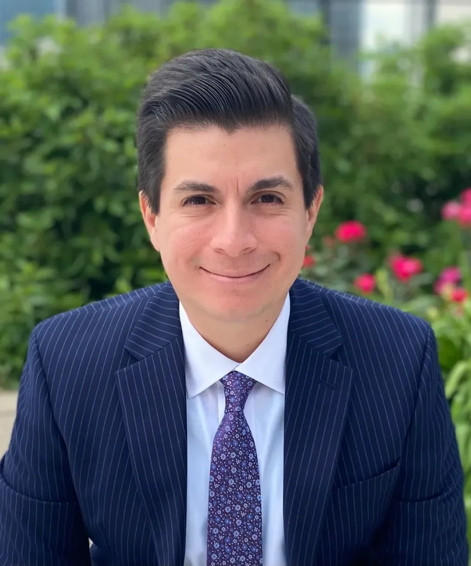 Dr Raúl E. Zegarra