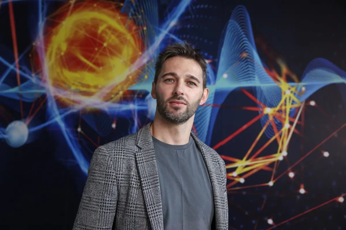 Peter Taylor investigates black holes and wormholes