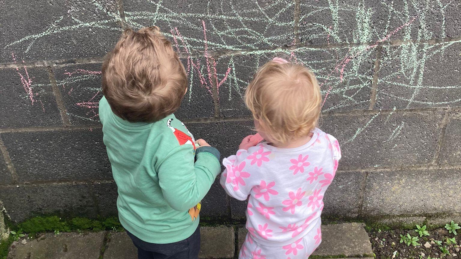 Children with chalk