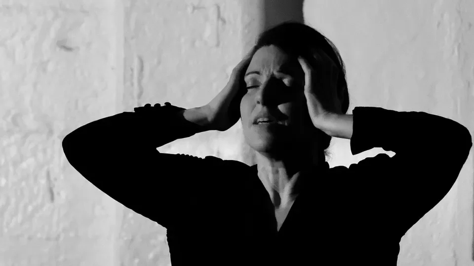 Sharon McArdle performing